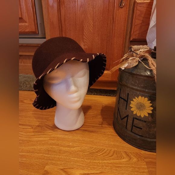 Gap Gap Women's Wool Tan Brown Bucket Hat. Made in Italy.  Excellent condition. - Picture 1 of 5